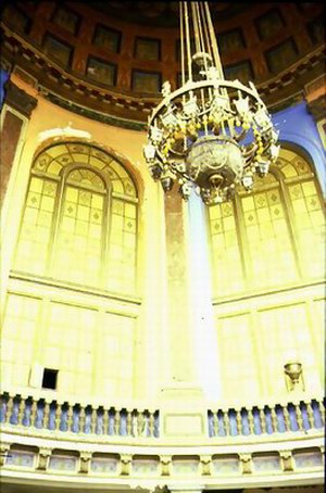 Riviera Theatre - Chandelier (newer photo)